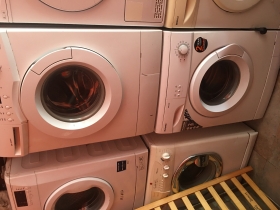 MACHINE À LAVER 7kg venant de l’Allemagne à bas prix  DAROU RAHMANE TRADING vous propose des machines à laver de 8,7,6kg venant de l’Allemagne à très bon état à bas prix et avec garantie 