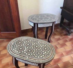 Table arabesque Table arabesque à vendre.
TEl : 777769850