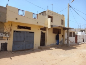 Maison à vendre Maison a vendre ZAC mbao cité Sonatel derrière la brioche dorée 3 chambres dont une avec salle de bain,cuisine toilette visiteur,garage et salon