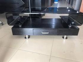 Tables basses de QUALITE hk Superbe Tables basses neuves et importées à partir de 100000f, disponibles à Inov Meuble
 Possibilités de Livraison
Veuillez-nous contactez pour en savoir plus