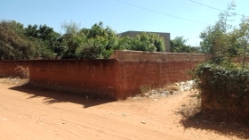 Terrain de 1124 mètres carrés à vendre à Ngaparou Sénégal Terrain entièrement clôturé de 1124 mètres carrés à vendre à Ngaparou 
À côté du résidence Alioune ndiaye
En angle de rue
A 500m de la route goudronnée
Type de Papier: délibération
Quartier calme et résidentiel
Accès facile
Eau et électricité disponibles
Aéroport AIBD à 30 minutes
Dakar à 45 minutes
Bon pour projet à usage d’habitation ou d’investissement immobilier
Prix : 62.000.000 de francs CFA soit 94.656 euros
