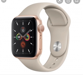 Montre  Apple Watch ⌚️ high class 
Couleur noir, Rose , Blanc etc 
Series 4 44 mm 
Garantie 
Disponible dans notre boutique en ligne ( kadialloevents 