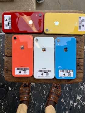 iPhone xr 64 go iPhone Xr venant, jamais utilisé au Sénégal. Vendu sur facture et garantie.