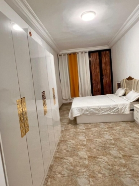 Apartement Meublè disponible  Jai un apartement meuble  de  3 chambres  salon disponible  au virage vue sur la  mer