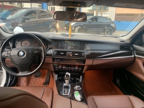 BMW 535i  BMW serie 5 Xdrive 2011 bi-turbo avec transmission automatique essence V6 Full option intérieur cuir toit ouvrant système de navigation start button, groupe électrique complet (portières, vitres, miroirs) feux led climatisation impeccable etc