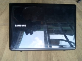 Samsung mini 10,6 pouces  Ordinateurs Minis de marque SaMsung Écran 10.1 Pouces, Ram 2 Go Disque Dur 320 Go

Go Autonomie plus de 2 heures. Prix fixe 65000 garantie sur facture livraison gratuite gratuite aux zones périphériques sac offert à l’achat