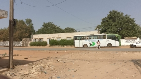 Terrain de 300 mètres carrés à vendre à Saly Sénégal Terrain de 300 mètres carrés à vendre à Saly carrefour 
En première position de la route 
Angle de rue 
En face de David Boilat 
Type de papier: délibération 
Zone calme 
Accès facile 
Eau et électricité disponibles 
Aéroport AIBD à 30 minutes 
Dakar à 45 minutes 
Bon pour projet à usage d’habitation ou d’investissement immobilier 
Prix : 27.000.000 de francs CFA soit 41.221 euros
