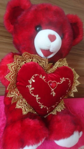 Nounours Teddy Love  Voici un somptueux ours en peluche "Teddy Love" pour faire passer votre message d
