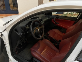 Alfa Romeo 147 Sport Alfa Romeo 147 Sport full options interieur cuir. Voiture en parfait état que ce soit la carrosserie ou le moteur. Arrivée au Sénégal en 2019.