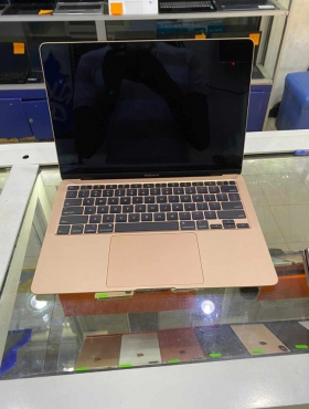 MacBook Air 2020 Processeur : Corei3 
Rame: 8go 
Disque dur : 256  go
Taille : 13 pouces
Facture plus Garantie
Livraison 2000 dans Dakar