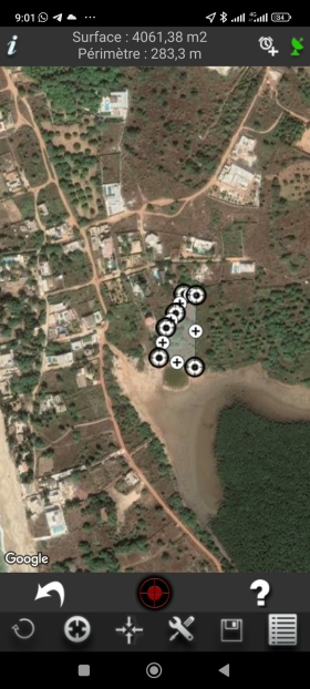 Terrain à vendre à Guereo Terrain en face de la lagune de la somone 
https://satellites.pro/carte_du_Senegal#14.510723,-17.089507,17