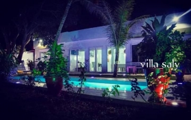 Villa à vendre Villa à vendre 5 chambres + salon + cuisine + piscine
10 minutes à pieds de la mer
Chambre et toilettes gardien
Superficie 460m