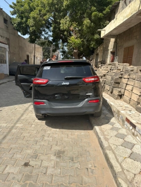 Jeep à vendre Jeep Cherokee
Année :2017
Couleur: Noire
Essence